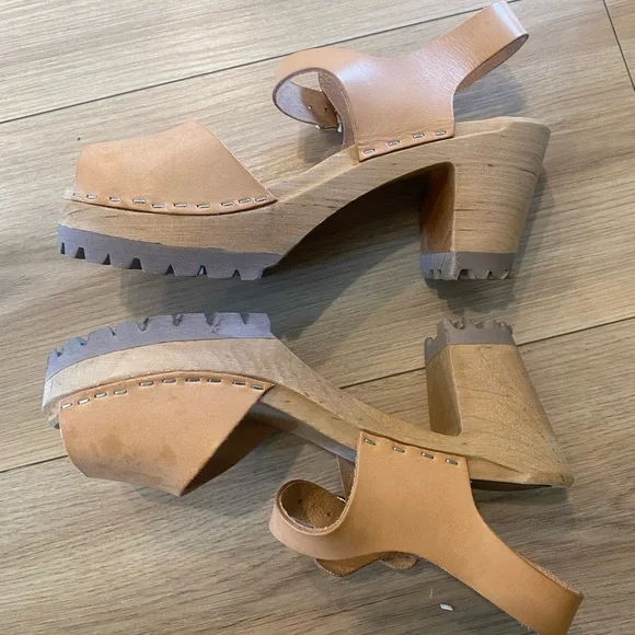 Mia Shoes Tan Leather Clog Sandal with Buckle - Picture 9 of 10